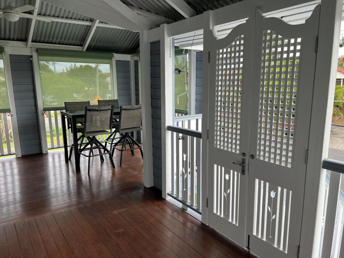 Old Queensland Charm Entire Upper Level Brisbane Exteriör bild